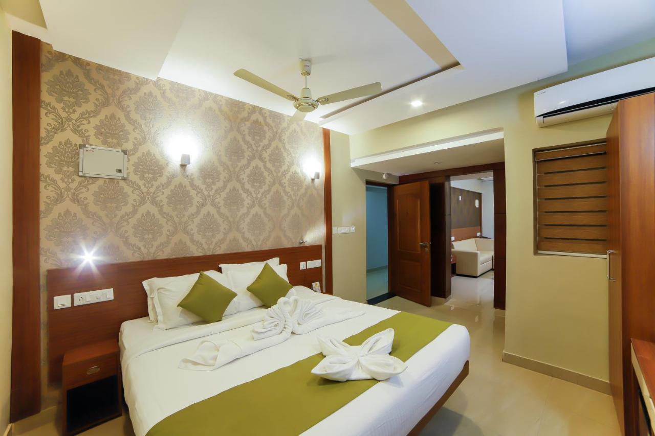 Sreepathi Indraprastha Hotel y Apartamentos con servicio Guruvāyūr Exterior foto