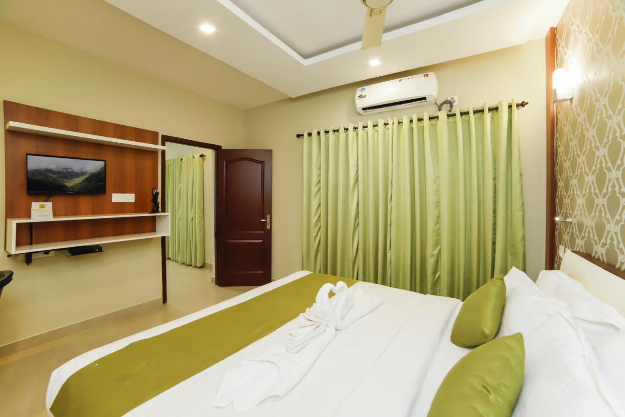 Sreepathi Indraprastha Hotel y Apartamentos con servicio Guruvāyūr Exterior foto
