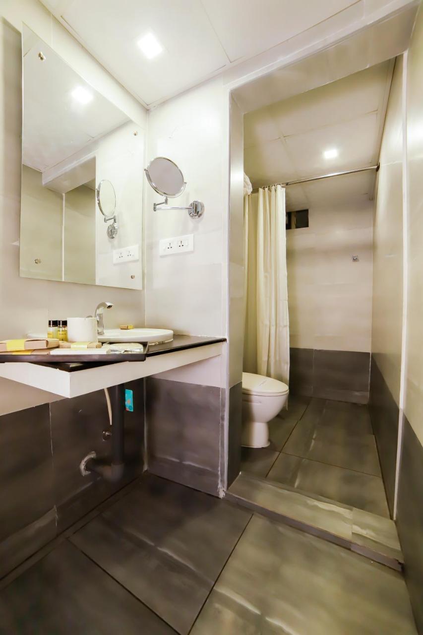 Sreepathi Indraprastha Hotel y Apartamentos con servicio Guruvāyūr Exterior foto