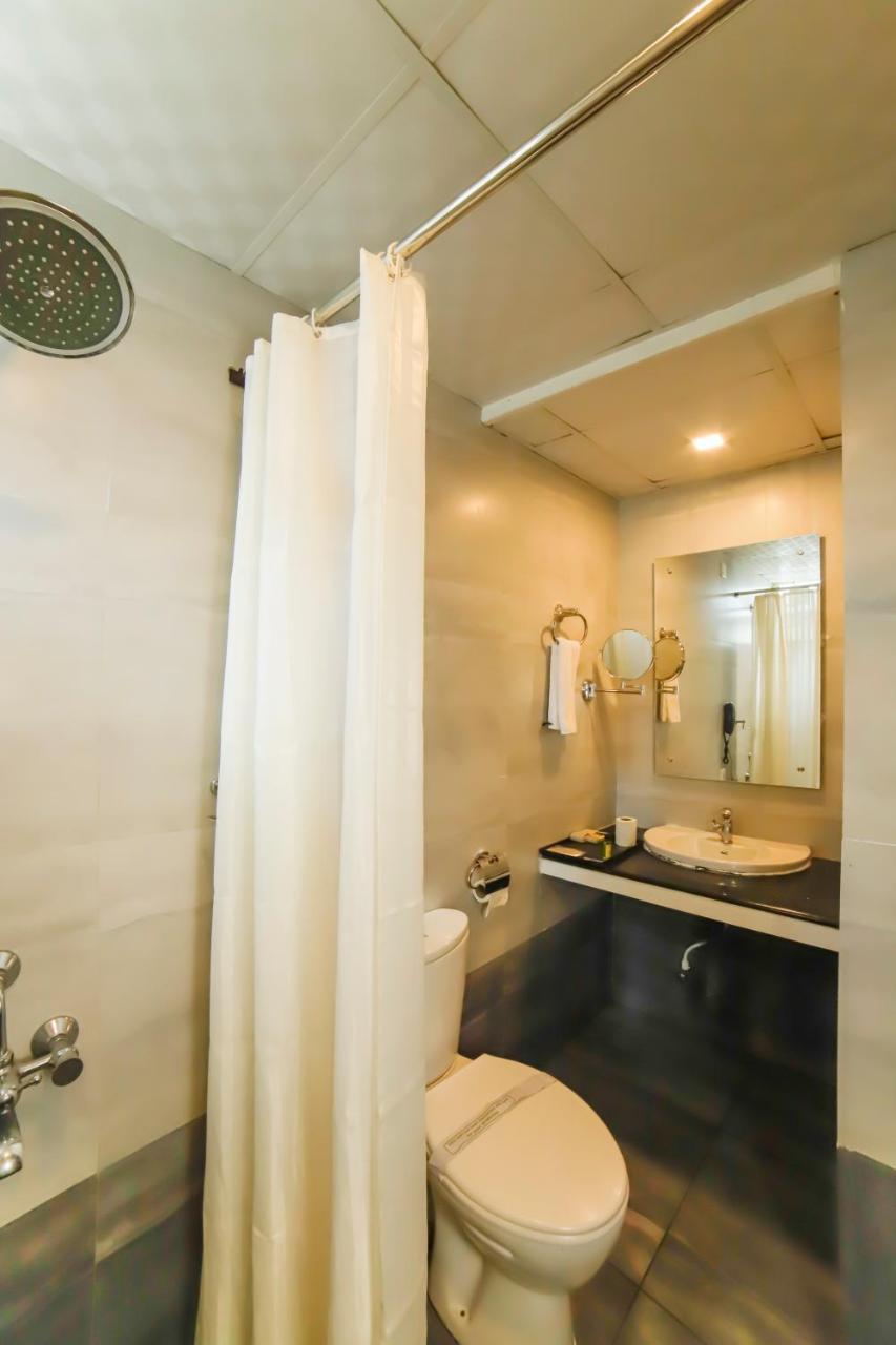 Sreepathi Indraprastha Hotel y Apartamentos con servicio Guruvāyūr Exterior foto
