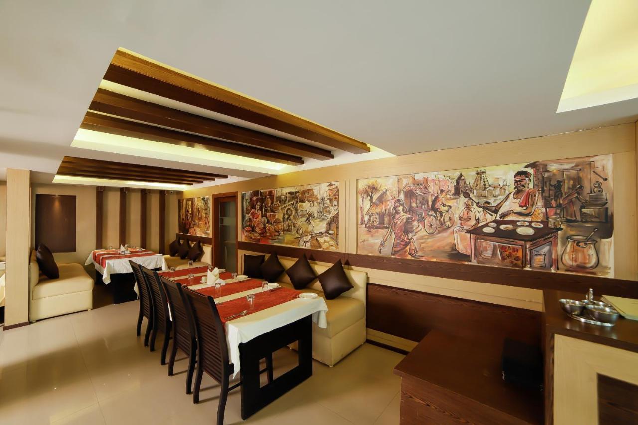 Sreepathi Indraprastha Hotel y Apartamentos con servicio Guruvāyūr Exterior foto