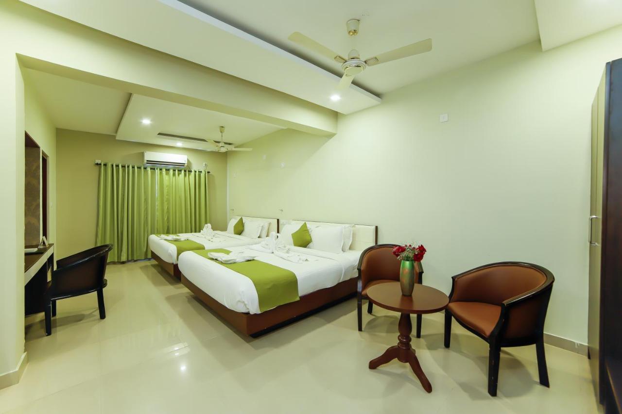 Sreepathi Indraprastha Hotel y Apartamentos con servicio Guruvāyūr Exterior foto