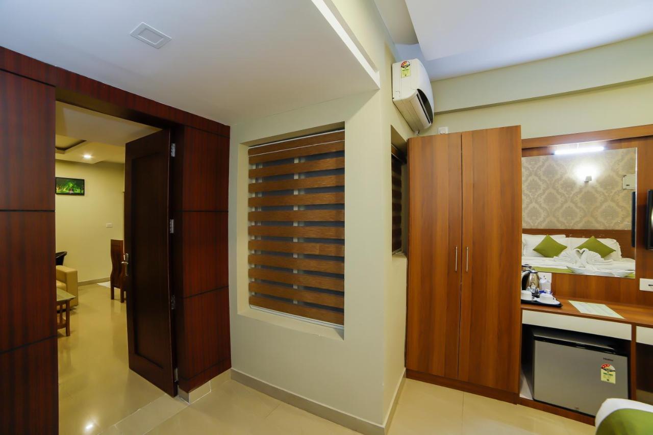 Sreepathi Indraprastha Hotel y Apartamentos con servicio Guruvāyūr Exterior foto