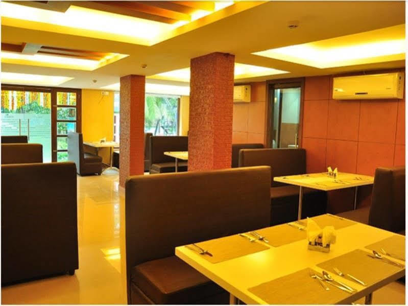 Sreepathi Indraprastha Hotel y Apartamentos con servicio Guruvāyūr Exterior foto
