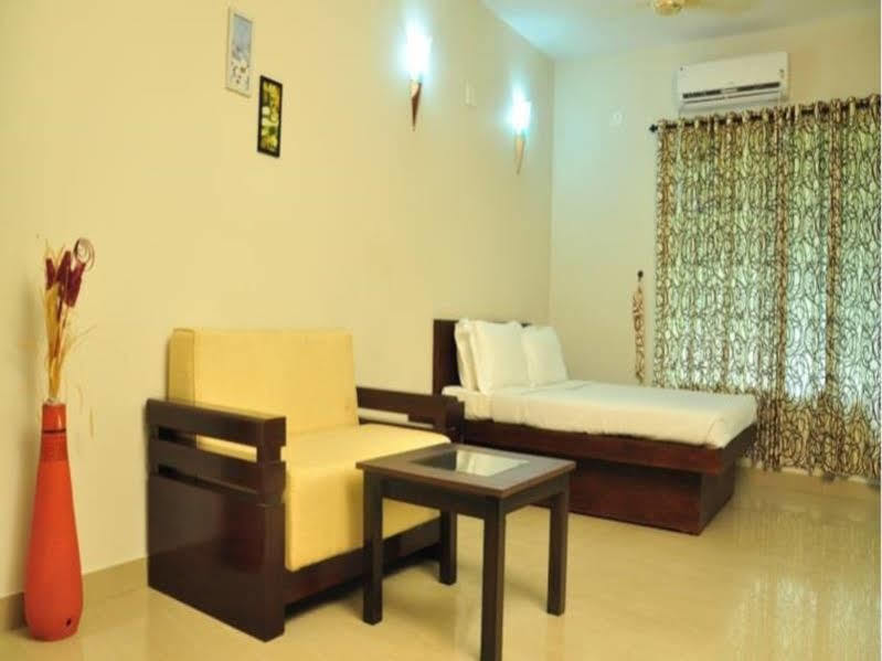 Sreepathi Indraprastha Hotel y Apartamentos con servicio Guruvāyūr Exterior foto